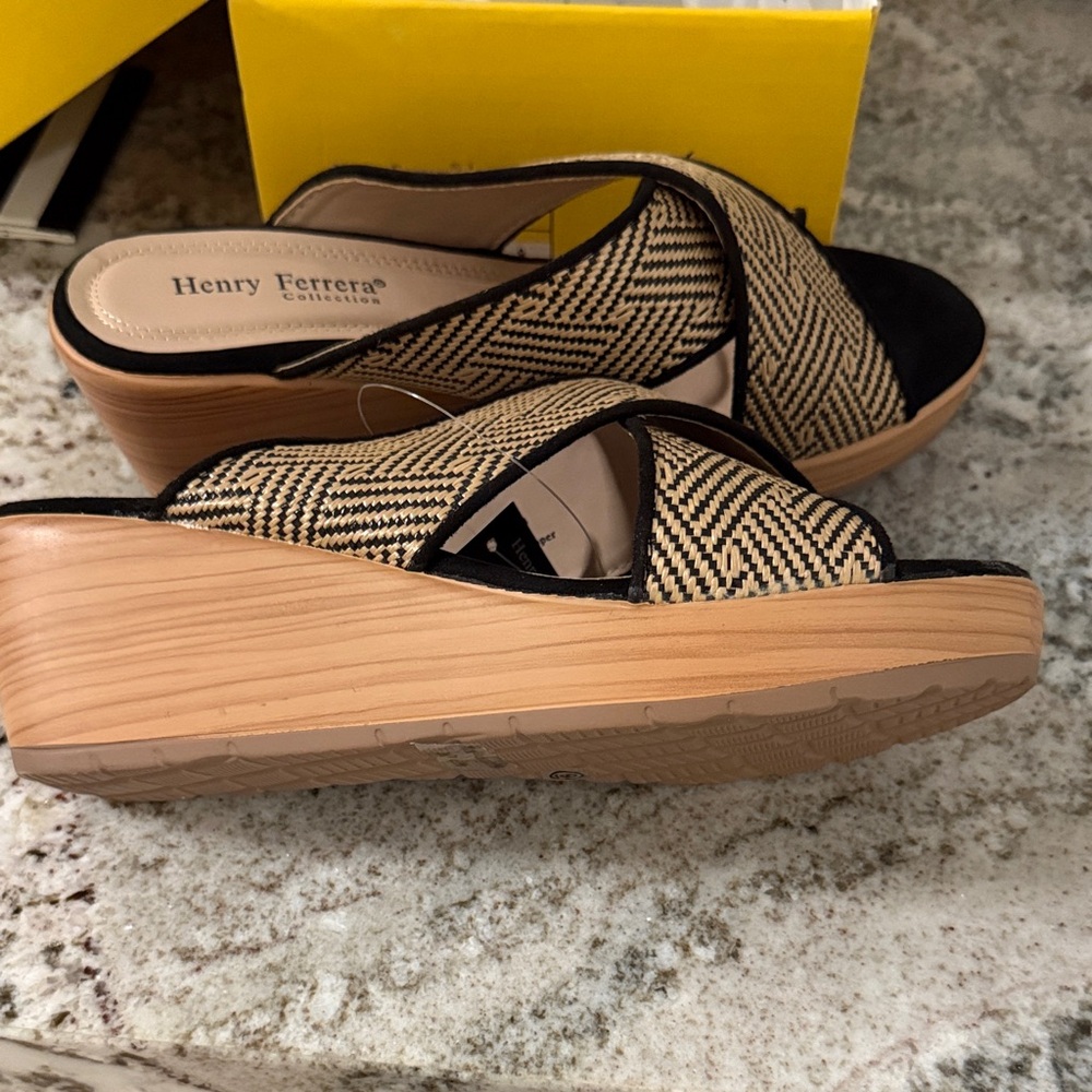 Henry Ferrera Black and Tan Wedge Sandals new with tags size 9 - Picture 3 of 10